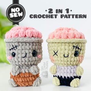 Könnte beinhalten: Zwei gehäkelte Plüschtiere, eines grau und eines hellgrün, jeweils mit einem rosafarbenen, gehirnförmigen Oberteil. Das graue Plüschtier hat einen genähten Mund und ein Auge, das andere ein X für ein Auge. Der Text lautet "NO SEW" und "2 IN 1 CROCHET PATTERN."