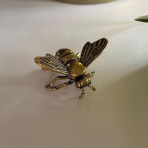 Vintage Brass Bee Figurine, Miniature Insect Ornament, Gold Bee Tea Pet, Traditional Desk Decor, Beekeeper Gift, Nature-Inspired Collectible