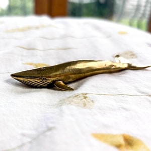 Brass Blue Whale Figurine – Mini Whale Statue – Ocean Lover Gift – Nautical Brass Decor – Whale Ornament – Marine Animal Sculpture