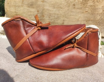 Turnshoe BIRKA - hand sewn viking shoe early middleage