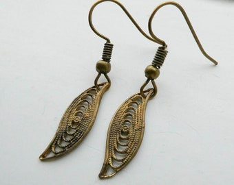 Unique handmade recycled brittle earrings // bronze earrings // recycled earrings from old jewelry