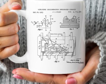 Integrated circuit by Kilby from 1963 from US Patent Office. Mug gift for computer scientists, IT software engineers, programmer,