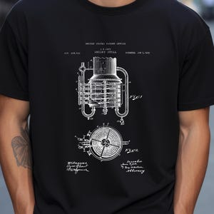 Antique whisky still design from the US Patent Office. T-Shirt gift for Scotch whisky drinkers, whiskey, whisky lover, drinker
