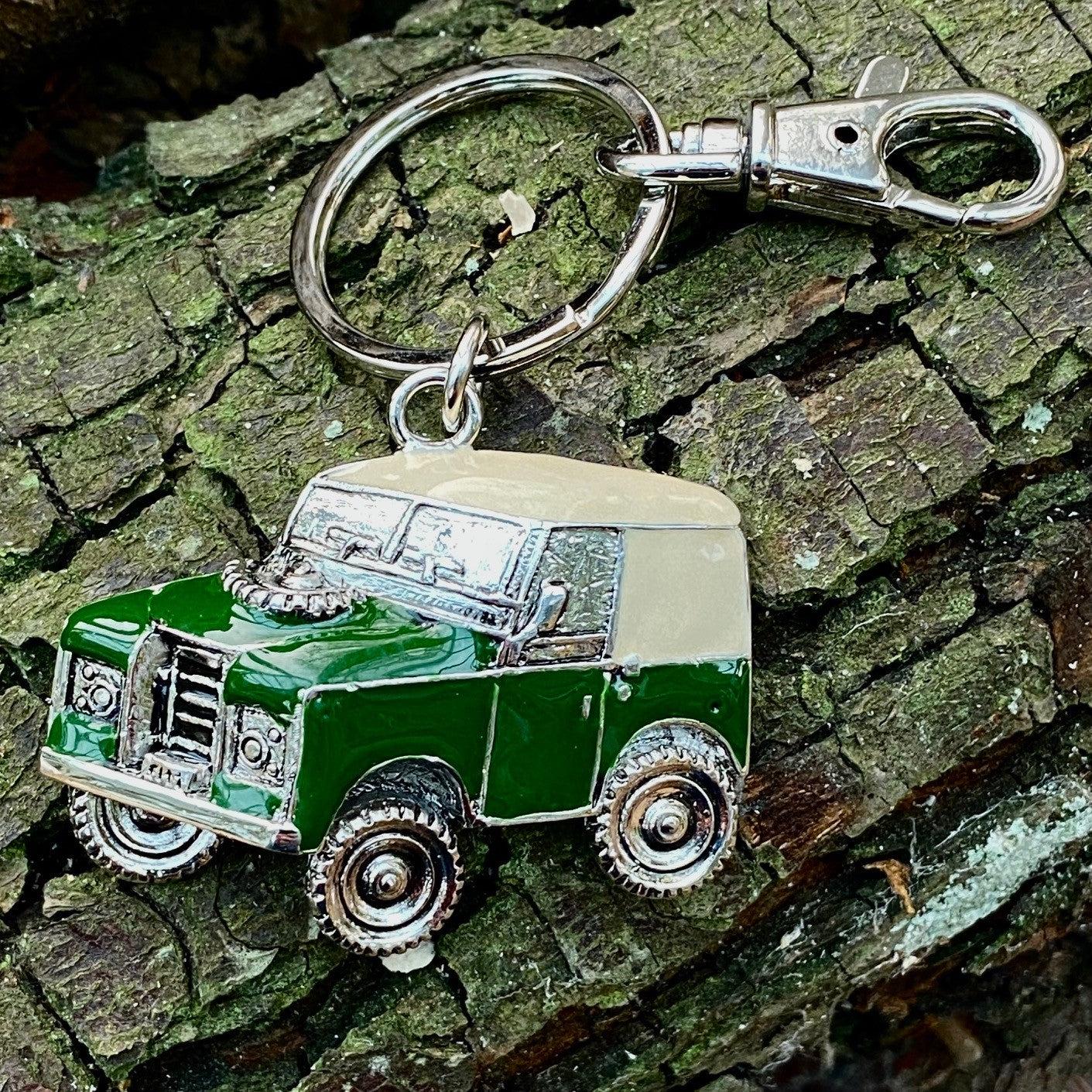 Land Rover - Original 1980s Keyring With Acrylic Badge In Used