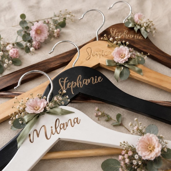 Cabide personalizado para damas de honra, cabide de casamento com nome personalizado, presente para madrinha, presente para festa de casamento, cabide de madeira gravado para vestido.