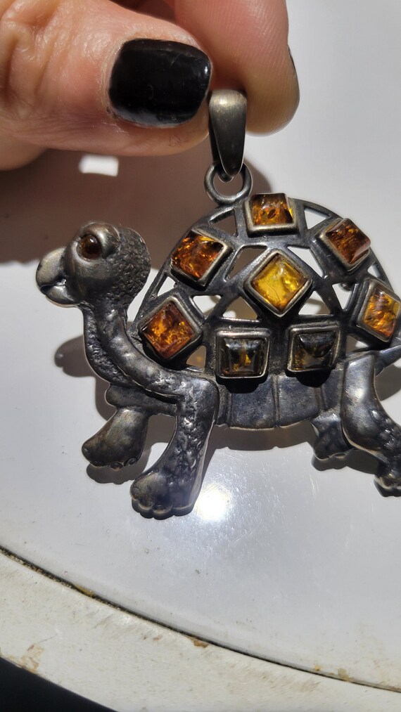 Amber and silver turtle pendant vintage - image 4