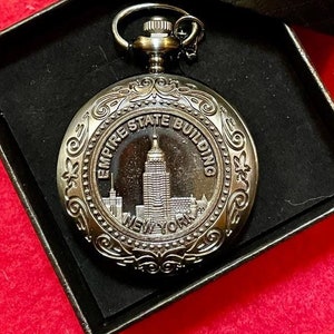 Taschenuhr „New York Empire Estate Building“ zum Verschenken oder Sammeln