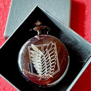 Attack on Titan Taschenuhr, zum Verschenken oder Sammeln. Shingeki no Kyojin