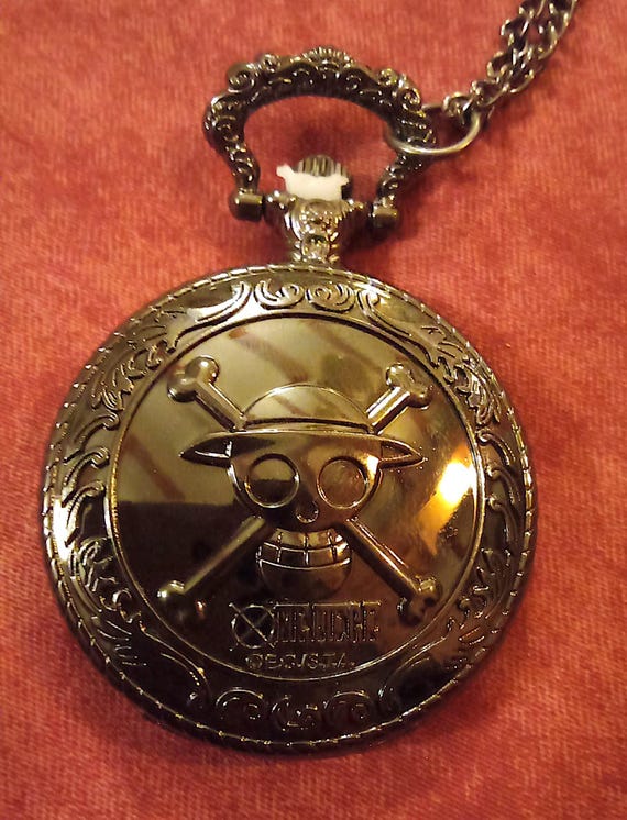 One Piece pocket watch for gifting or collecting. Luffy. Skull. Brook. Black.