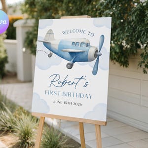 Placa de boas-vindas de aniversário de avião azul para impressão, pôster de boas-vindas para festa de 1º aniversário Time Flies, placa de boas-vindas de primeiro aniversário de avião editável AE1