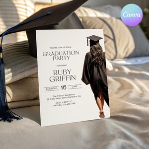 Modèle d'Invitation de jeune diplômée universitaire, elle l'a fait, modèle de carte de remise des diplômes, Invitation à la cérémonie de remise des diplômes du secondaire, invitation à une fête des diplômés universitaires