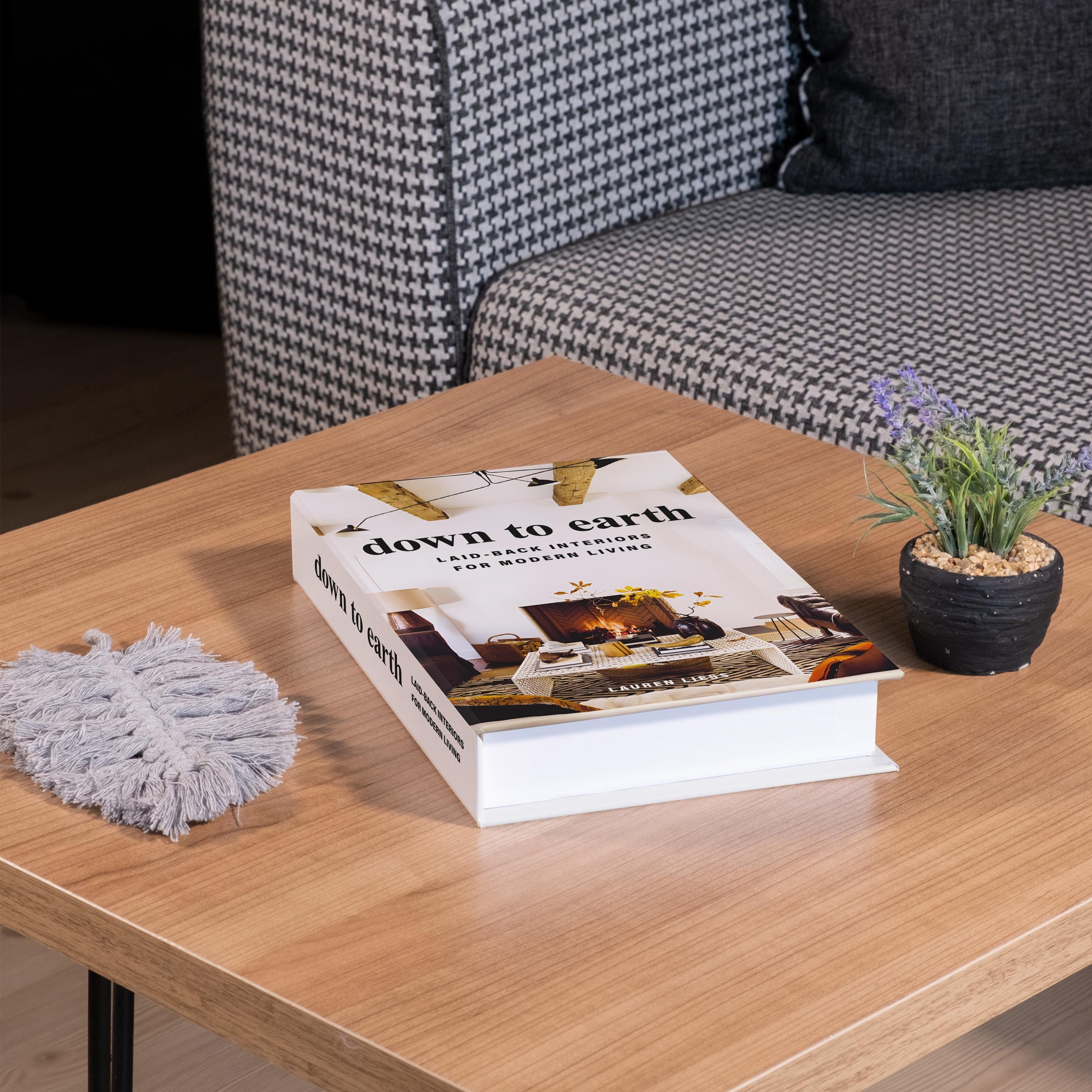 Down to Earth　down to earth 洋書 インテリア Down to Earth: Laid-back Interiors for Modern Living: Liess