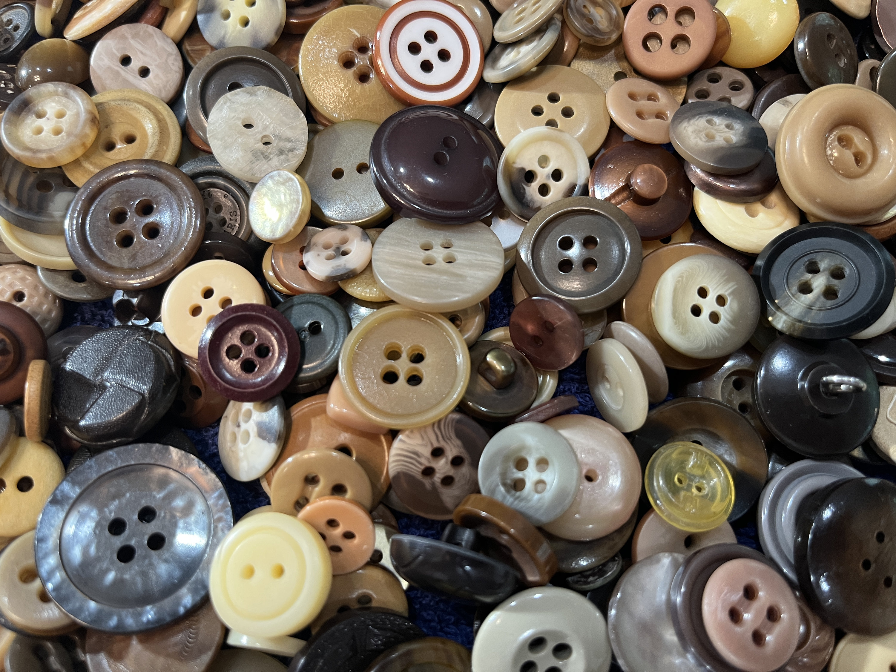 Brown Button Mix, Small or All Sizes, Various Shades, Cleaned, Sewing ...