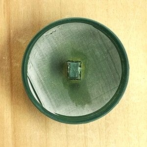 Vintage, Dimensional, 1 1/2 Green Plastic Button 1 Button zdjęcie 3