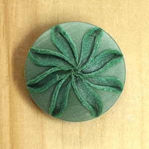 Vintage, Dimensional, 1 1/2 Green Plastic Button 1 Button zdjęcie 1