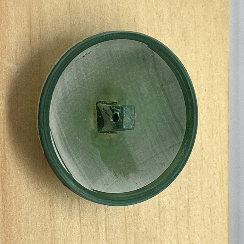 Vintage, Dimensional, 1 1/2 Green Plastic Button 1 Button Bild 2