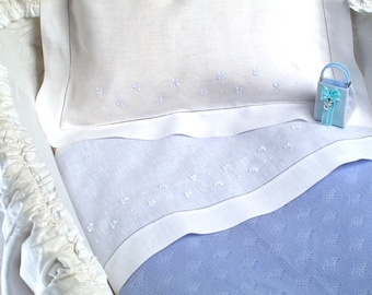 Hand-Embroidered Crib Sheet in Pure White Linen, 60 Count