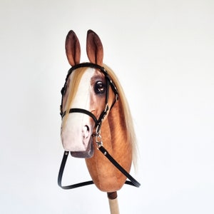 Realistic hobby horse, brown chestnut horse with white forehead, horse on a stick, ready to ship, A4 competition hobbyhorse zdjęcie 4