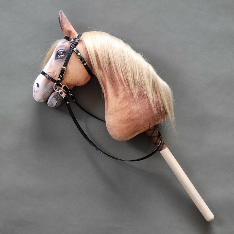 Realistic hobby horse, brown chestnut horse with white forehead, horse on a stick, ready to ship, A4 competition hobbyhorse zdjęcie 6