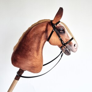 Realistic hobby horse, brown chestnut horse with white forehead, horse on a stick, ready to ship, A4 competition hobbyhorse zdjęcie 5