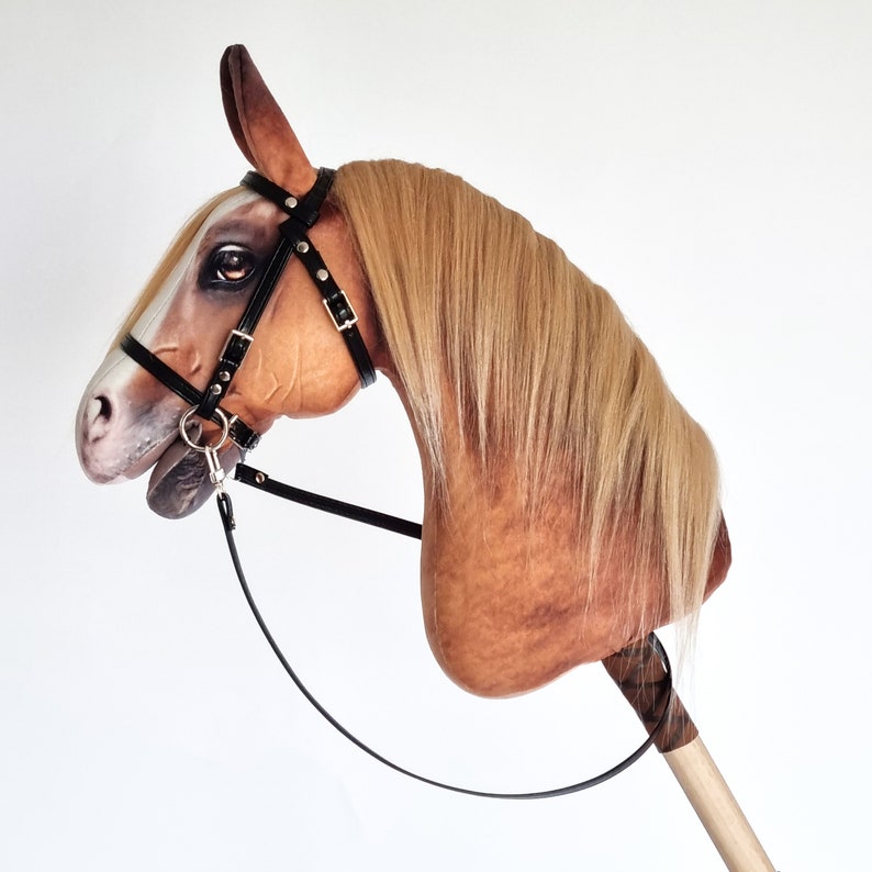 Realistic hobby horse, brown chestnut horse with white forehead, horse on a stick, ready to ship, A4 competition hobbyhorse zdjęcie 2