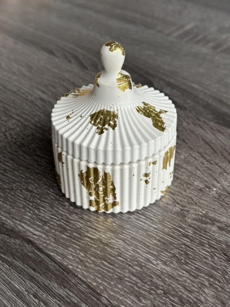 Set of Soy Scented Candles With Wooden Wick in Decorated Plaster Pot