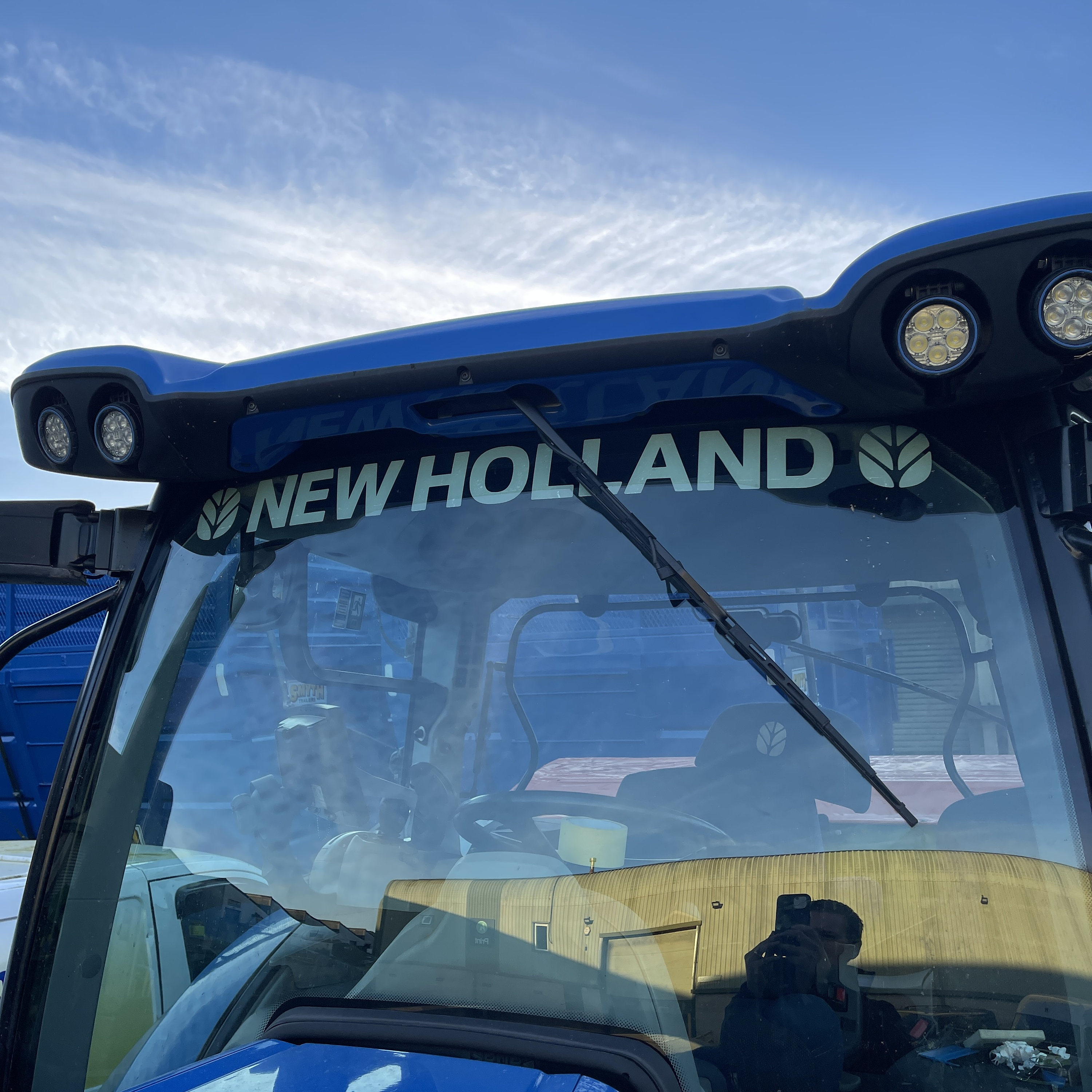 KIT ADESIVI TRATTORE NEW HOLLAND 35-66 DT LP COMPLETO DI SIMBOLI E AVVERTENZE