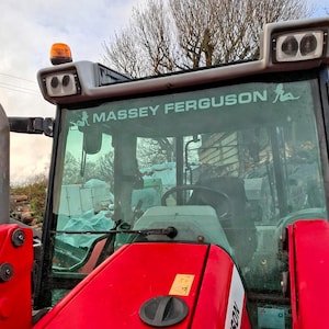 Massey Ferguson damtraktor solstrip vindruta klistermärke dekal rolig bonde