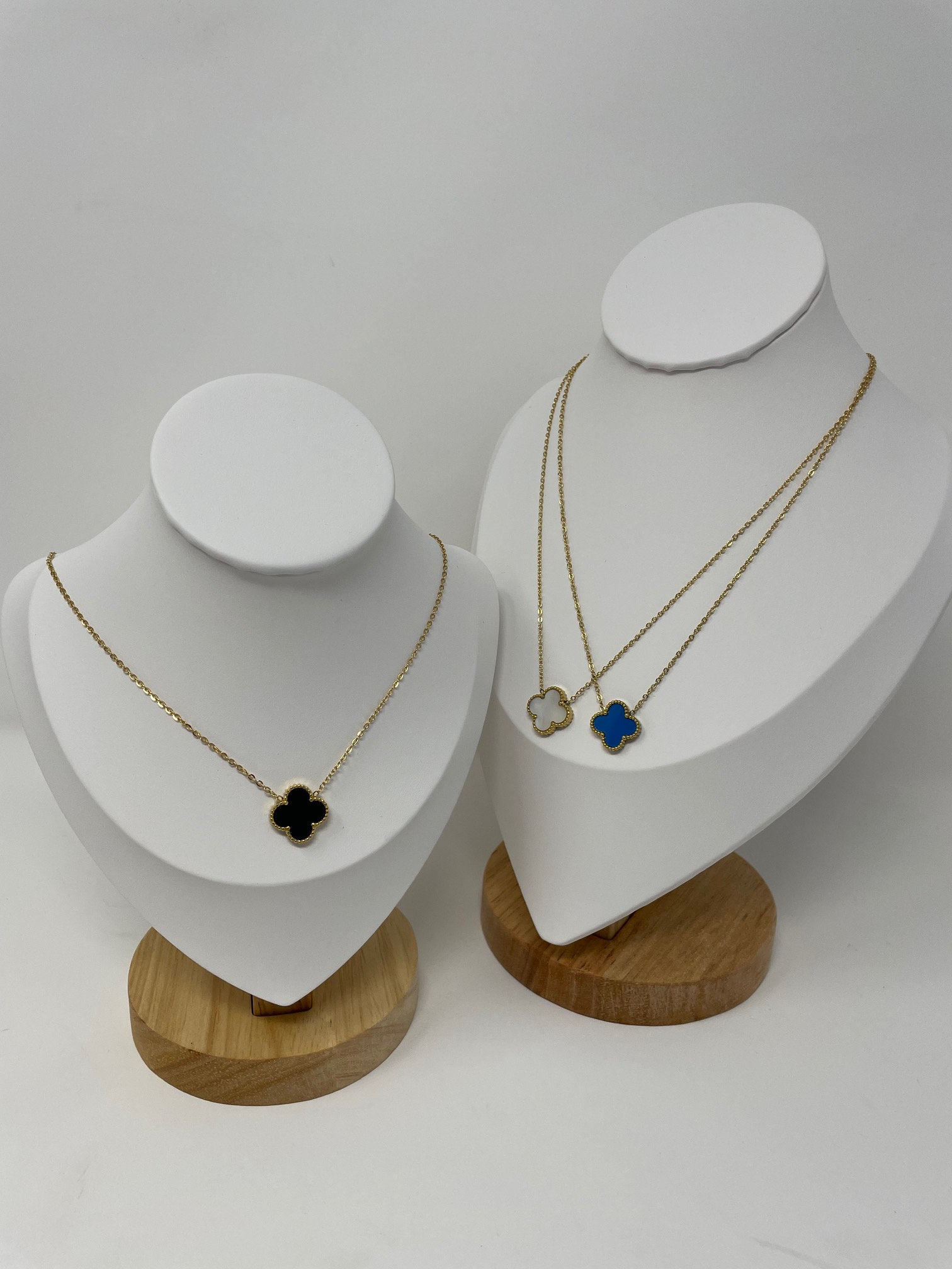 Van cleef shop arpels flower necklace