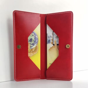 Porta-folhetos de couro