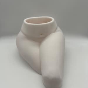 Weibliche Anmut: 3D gedruckte Vase – eleganter Frauentorso & Beine