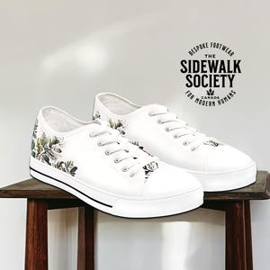 Floral Canvas Low Top Sneakers: Unisex Spring Fashion