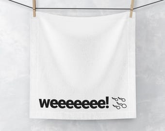 Funny 'Weeeee!' Face Towel: Adult Novelty Gift
