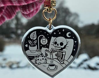 Skeleton Cat Reading Keychain | Heart-Shaped Epoxy Keyring, Cute Cozy Spooky Bookish Gift for Bookworms & Coffee Lovers, Halloween Accessory