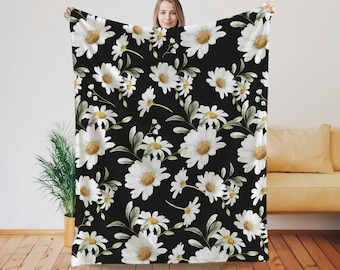 Daisy Blanket: Plush Velveteen Floral Throw