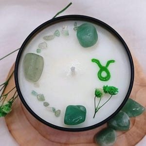 Taurus Zodiac Crystal Candle: Green Aventurine, Dried Flowers