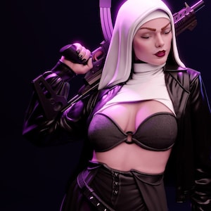 Puede incluir: Una mujer vestida como monja con una túnica blanca y una chaqueta de cuero negra, sosteniendo un rifle negro sobre su hombro. Lleva un sujetador negro y pantalones negros con un cinturón de tachuelas.