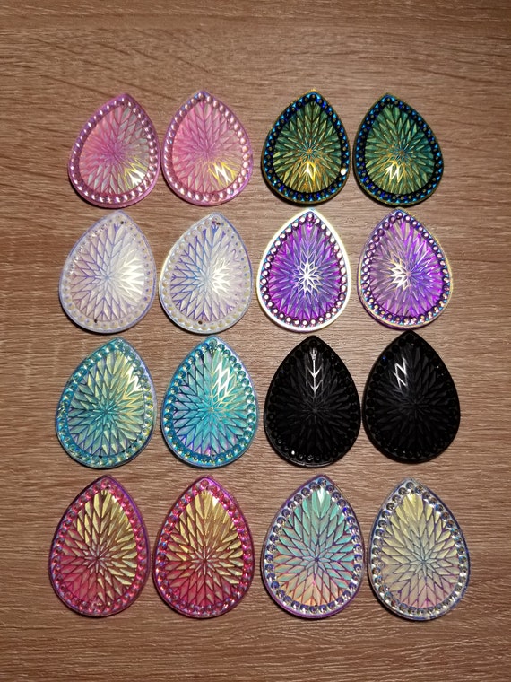 Resin Cab - Teardrop Medium, Swirl Resin Cab - Teardrop Medium, Swirl