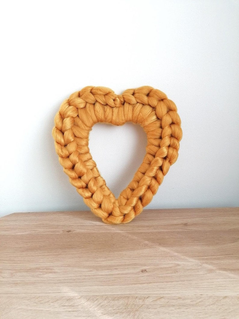 Heart Chunky Knit Wreath Hand knitted yarn wall hanging Teacher gift Birthday Various colours lights optional image 1