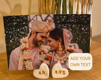 Portafotos de corazón de arcilla hecho a mano: un recuerdo de boda personalizado