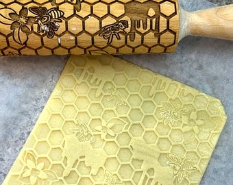 Honey Combs Embossed Rolling Pin, Bees and Flowers Clay Roller, Engraved Rolling Pin for Clay, Shortbread Cookies, Christmas Gift for Mom