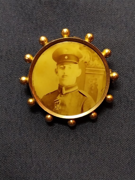 Antique German 9ct gold brooch locket