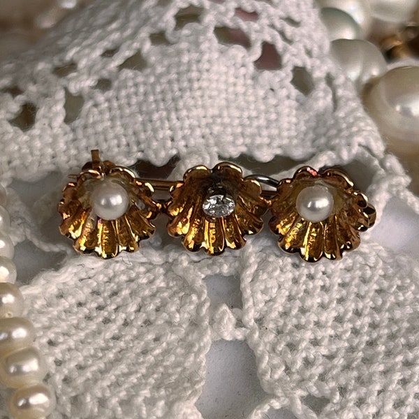 Belle petite perle strass poinçonnée en or massif 18 carats de 1890, cadeau broche coquillage de la déesse Vénus Botticelli pour son bébé naissance