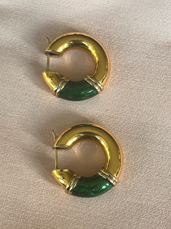 Beautifull 18 carat fully hallmarked golden hoop … - image 3