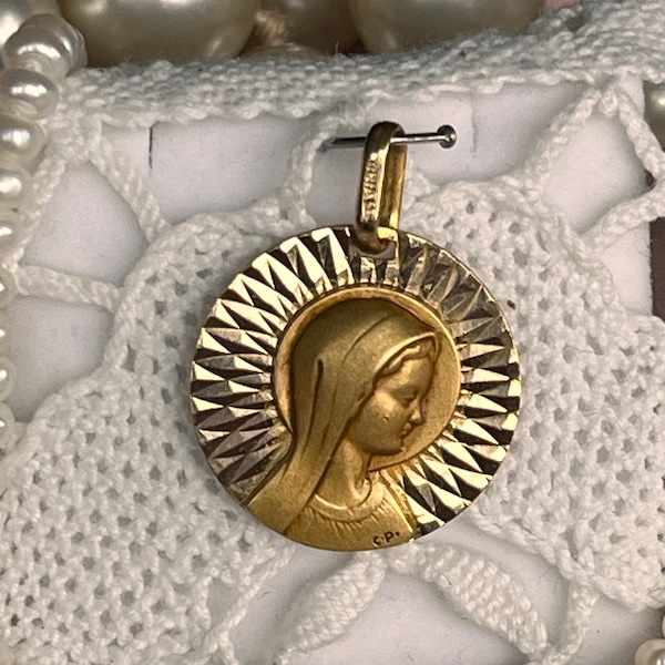 Ancien médaillon pendentif français en or laminé des années 1920 Vierge Marie religion catholique Oria9 entièrement marqué C.P.