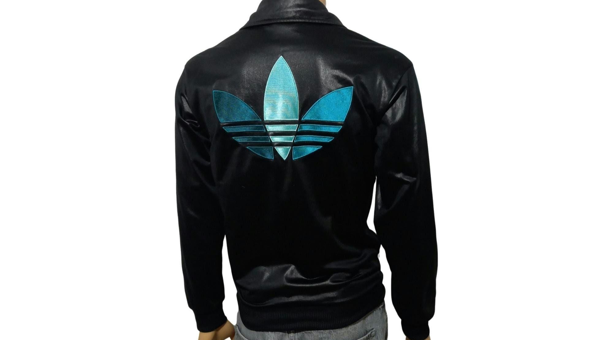 adidas スタジャン M 刺繍ビッグロゴ CHILE62 90s Y2K 黒 ADIDAS ORIGINALS OG CHILE 62 TRACKTOP BLACK 3 STRIPES UK M,L