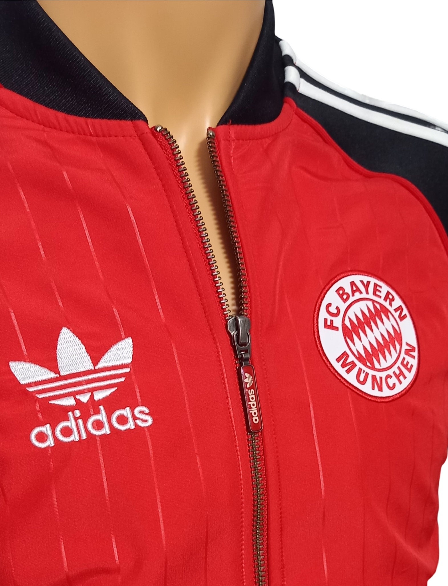 ADIDAS トラックジャケット バイエルンミュンヘン サッカーチーム