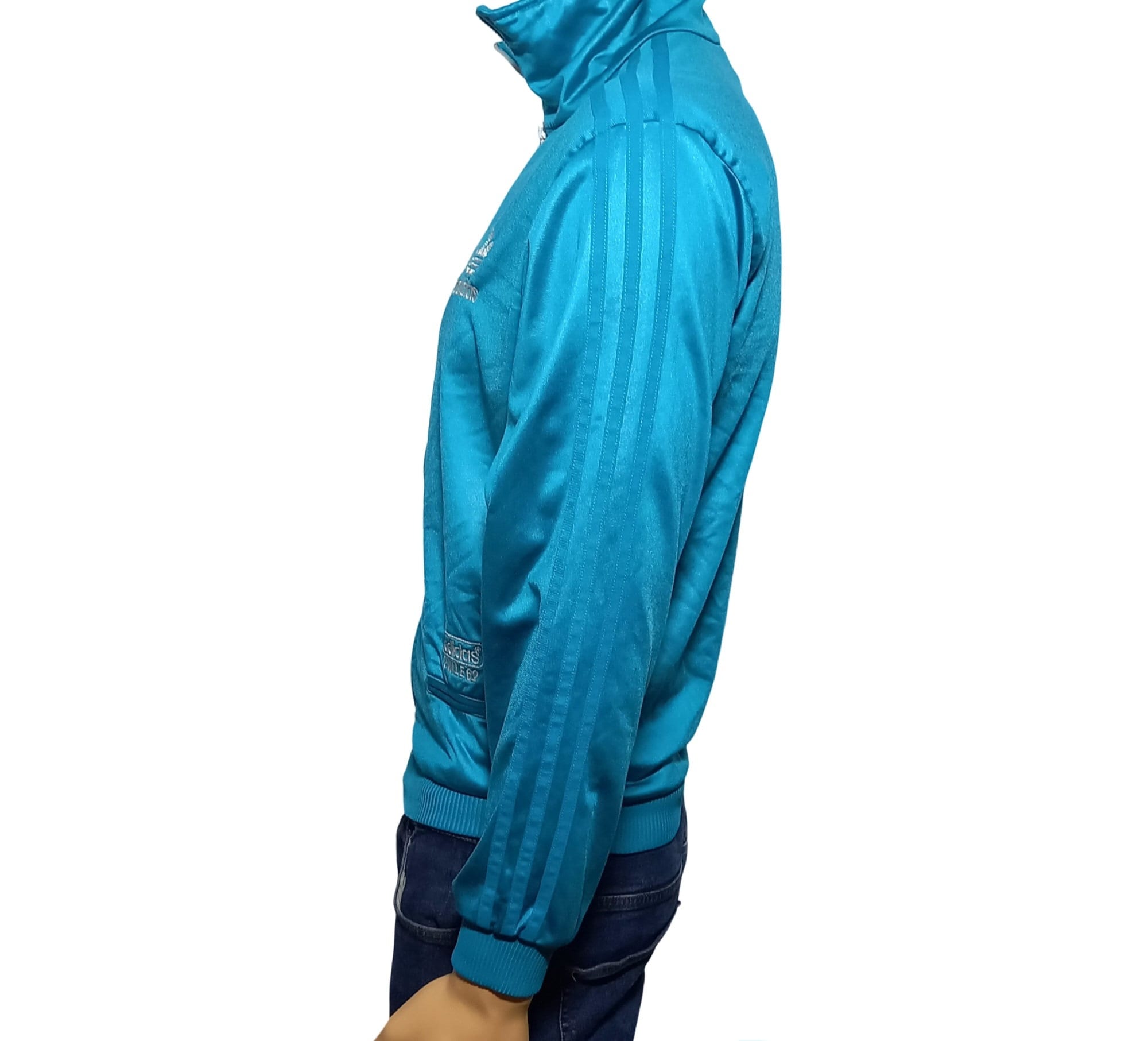 adidas（アディダス）の「BLUE VERSION チリ トラックトップ