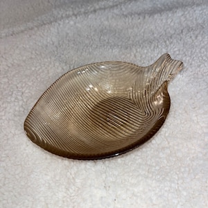 Glass Leaf Plate/Amber Nut Dish
