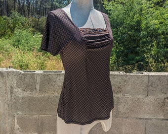 Y2K 2000er Jahre Vintage | Paris von Exquiss | braunes Sommershirt | Größe small - medium | Spitze & Perlen | Hergestellt in Frankreich
